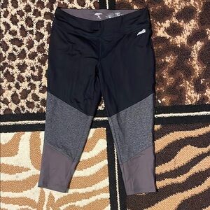 Avia Black and Gray Capris